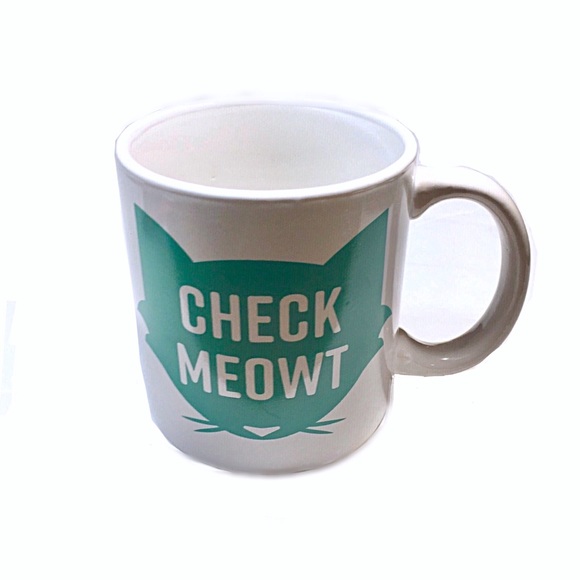 New “Check Meowt” Ceramic Cat Mug - Picture 4 of 6